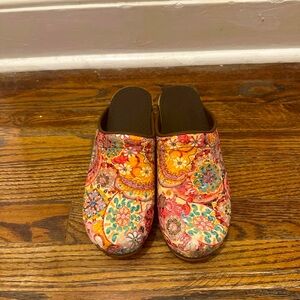 Vintage Dansko Sanita clogs NEVER Worn circa 1998